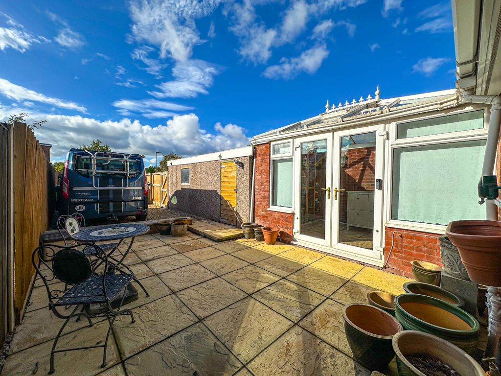 Property photo 2 of 19 5549426