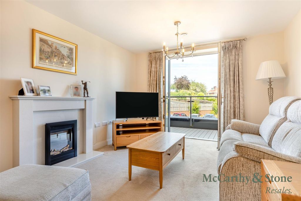Property photo 1 of 21 8700435-Interior01.Jpg