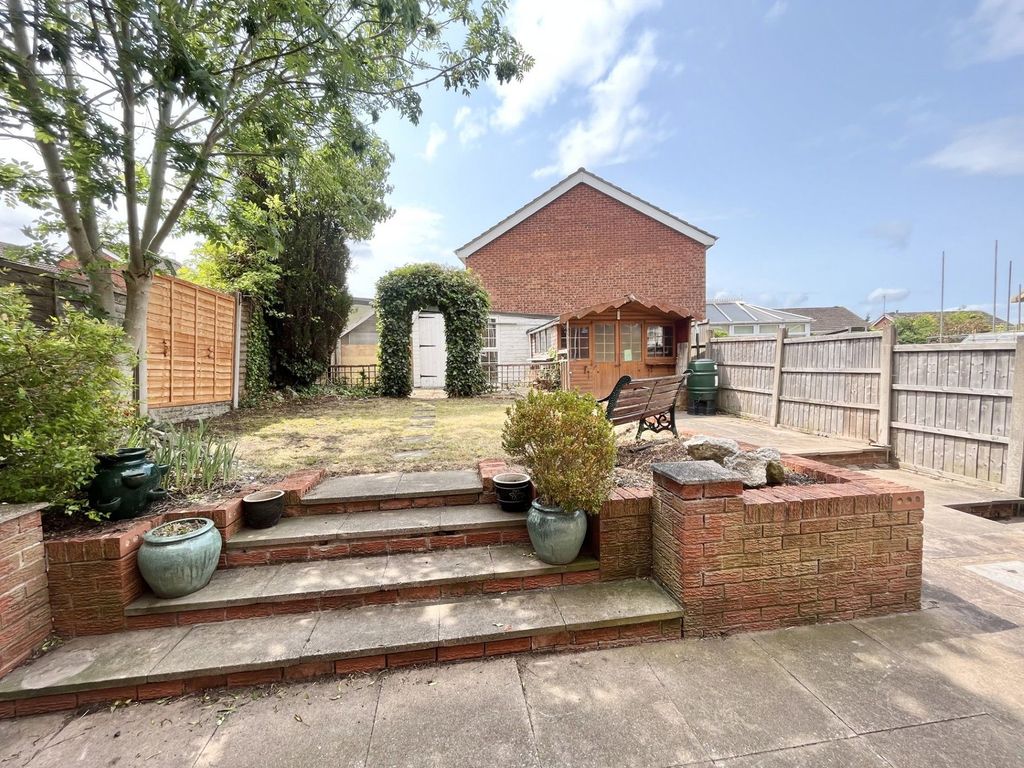 Property photo 2 of 24