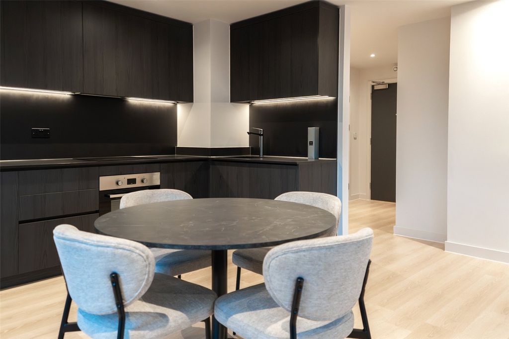 Property photo 2 of 43 Picture No. 19