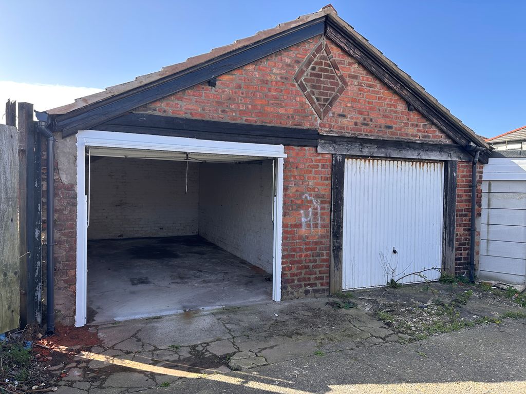 Property photo 3 of 7 Img_5571