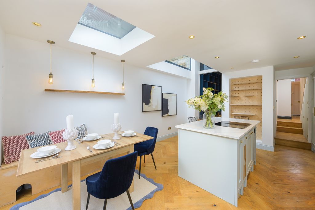 Property photo 3 of 21