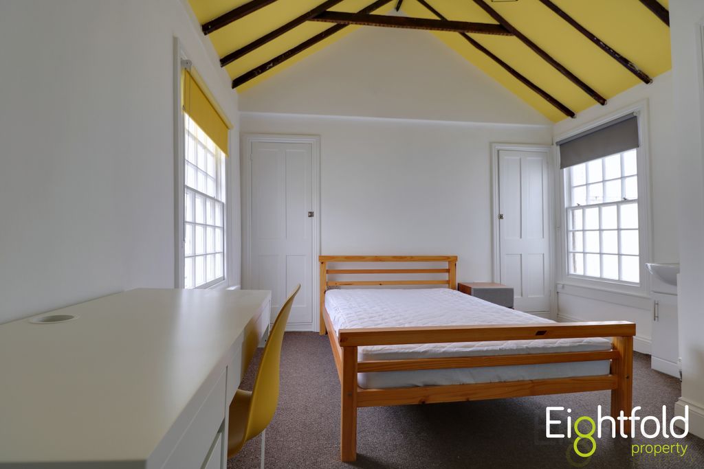 Property photo 2 of 20 Image