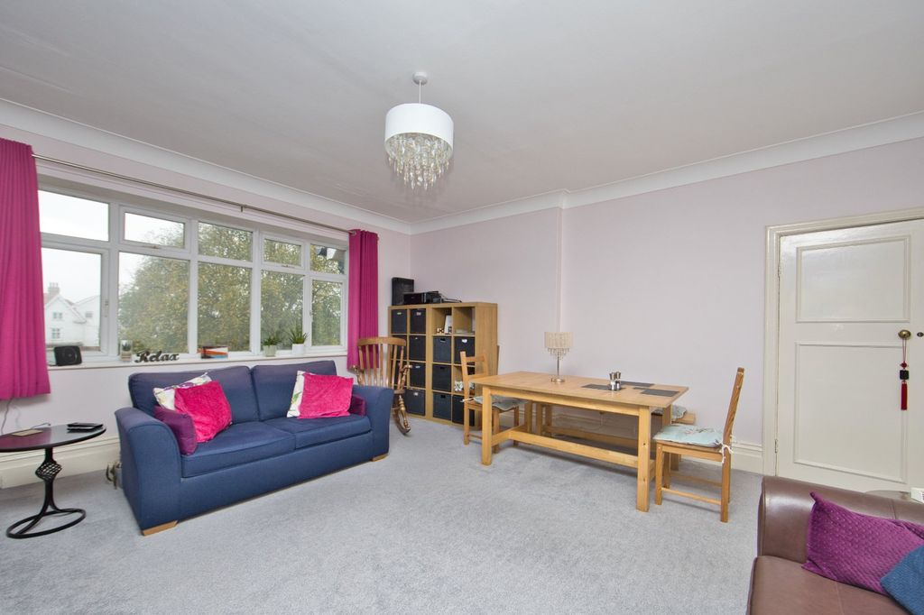 Property photo 2 of 11 Picture 2