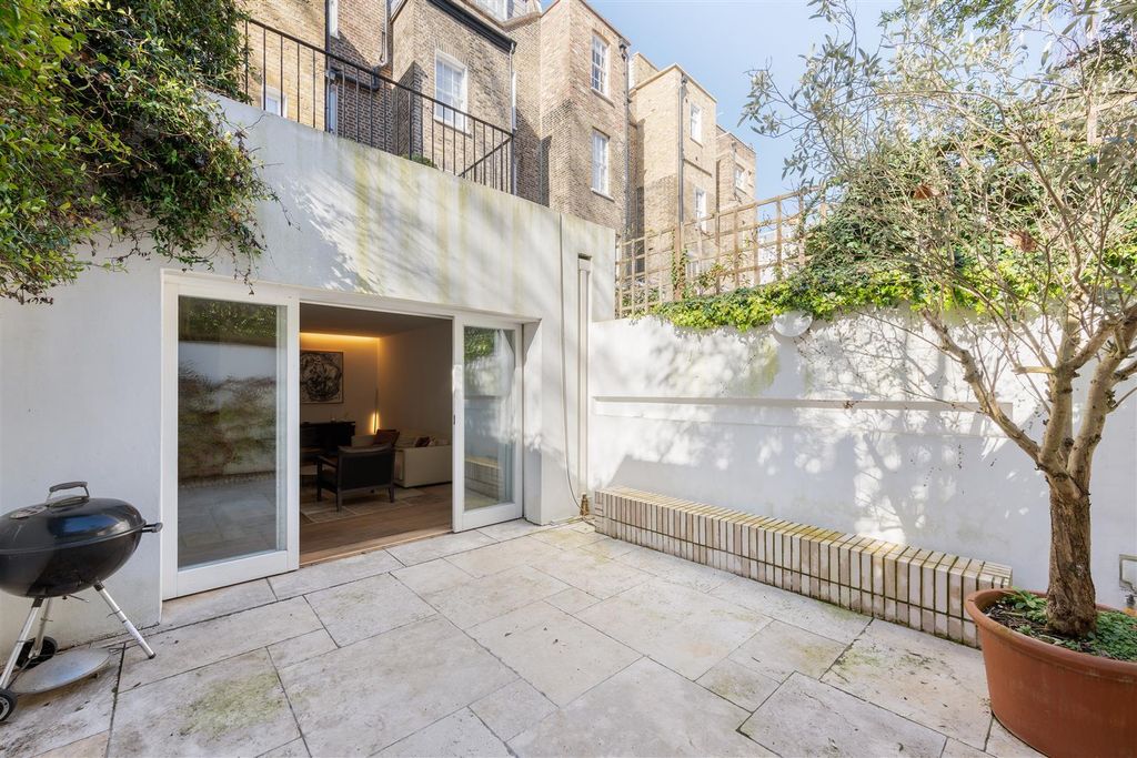 Property photo 3 of 21 9 Chester Row Hi-5.Jpg