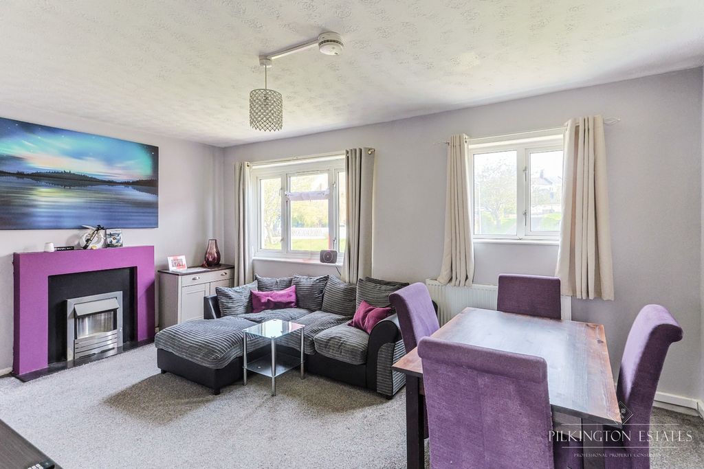 Property photo 3 of 10 5098305