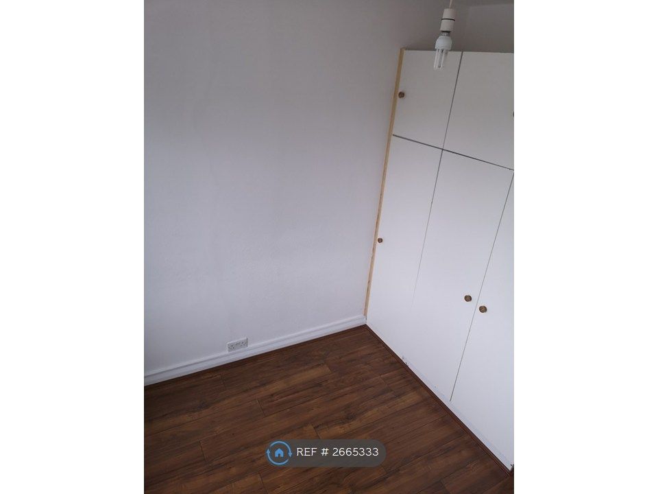 Property photo 3 of 20 Bedroom 2