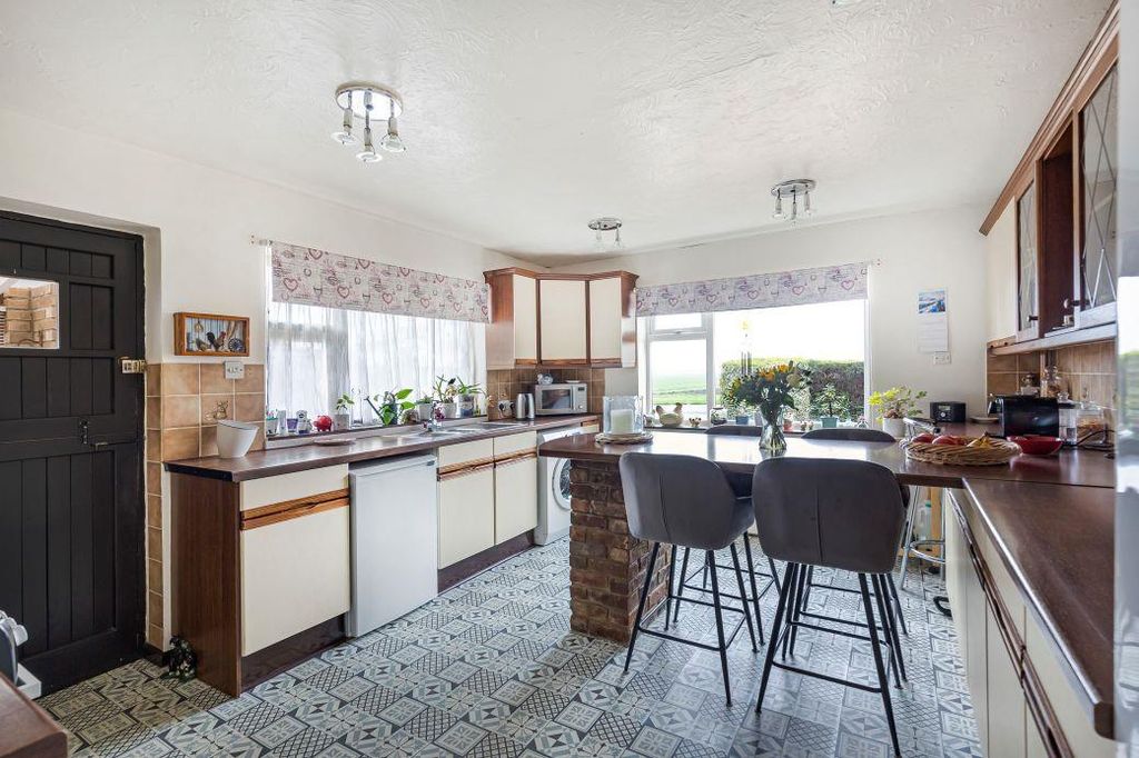 Property photo 2 of 25 24_73098.Jpg