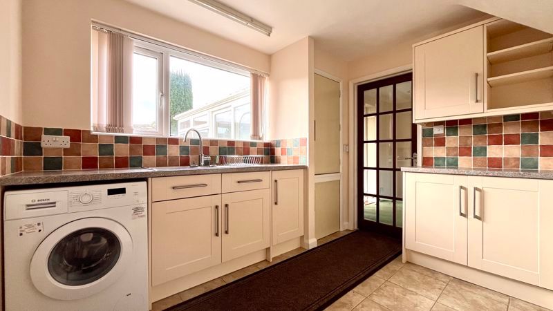 Property photo 3 of 14 Kitchen