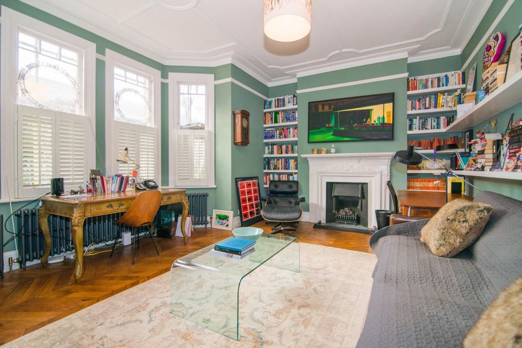 Property photo 3 of 18