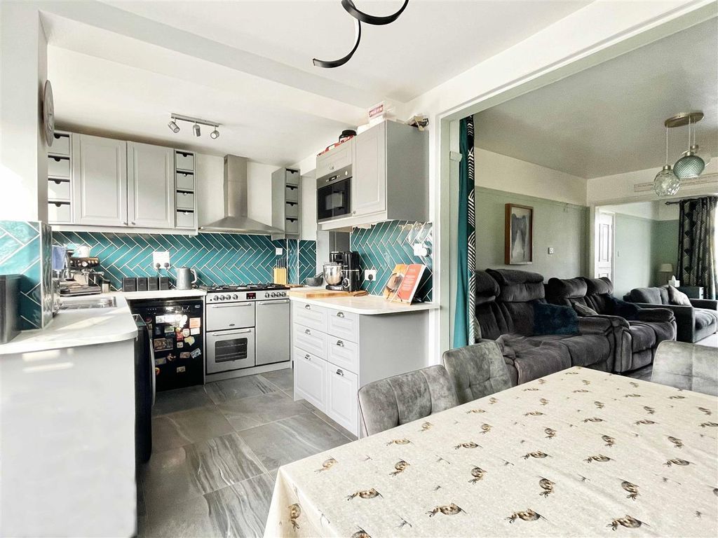 Property photo 3 of 27 K1.Jpg