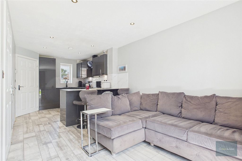 Property photo 3 of 13 Picture No. 02