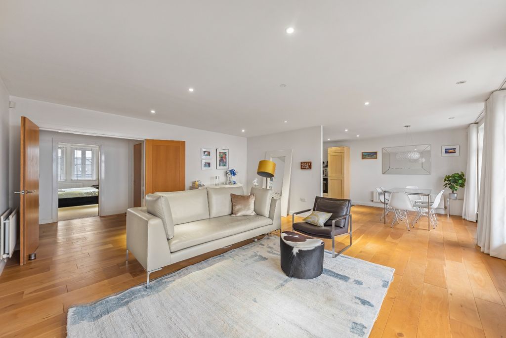 Property photo 2 of 31 4581062