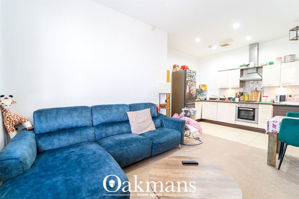 Property photo 3 of 12 Picture No. 11