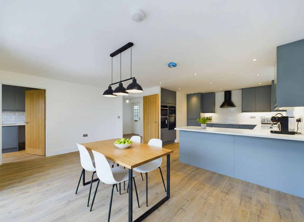 Property photo 2 of 20 Photo 19