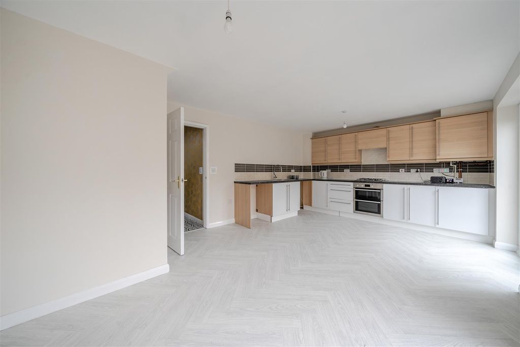 Property photo 3 of 20 1407167-4-69830Cfd28E03.Jpg