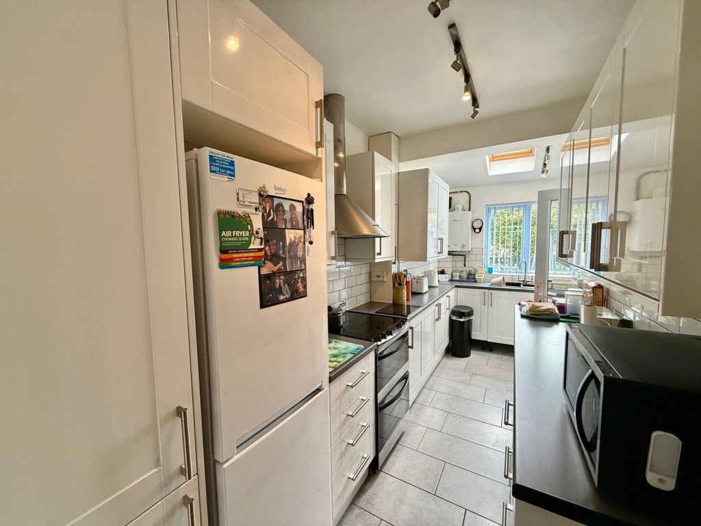 Property photo 3 of 19 Photo 11