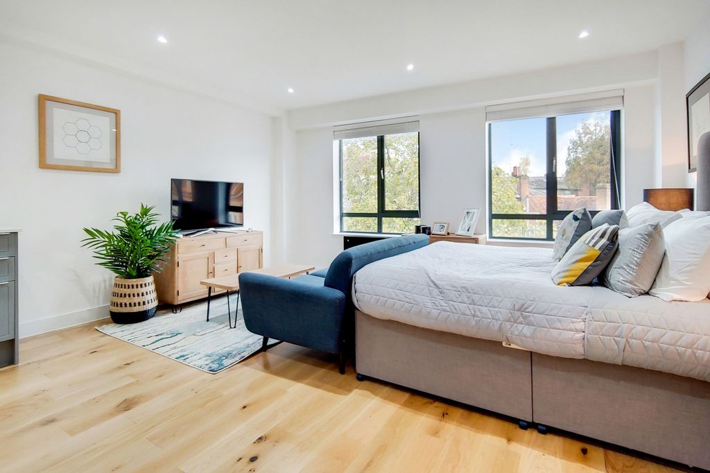 Property photo 2 of 6