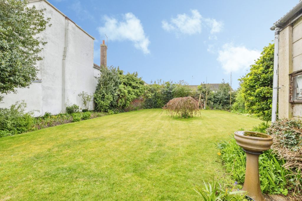 Property photo 2 of 19