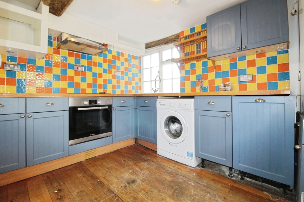 Property photo 3 of 20 Pbox-Kitchen-340855.Jpg