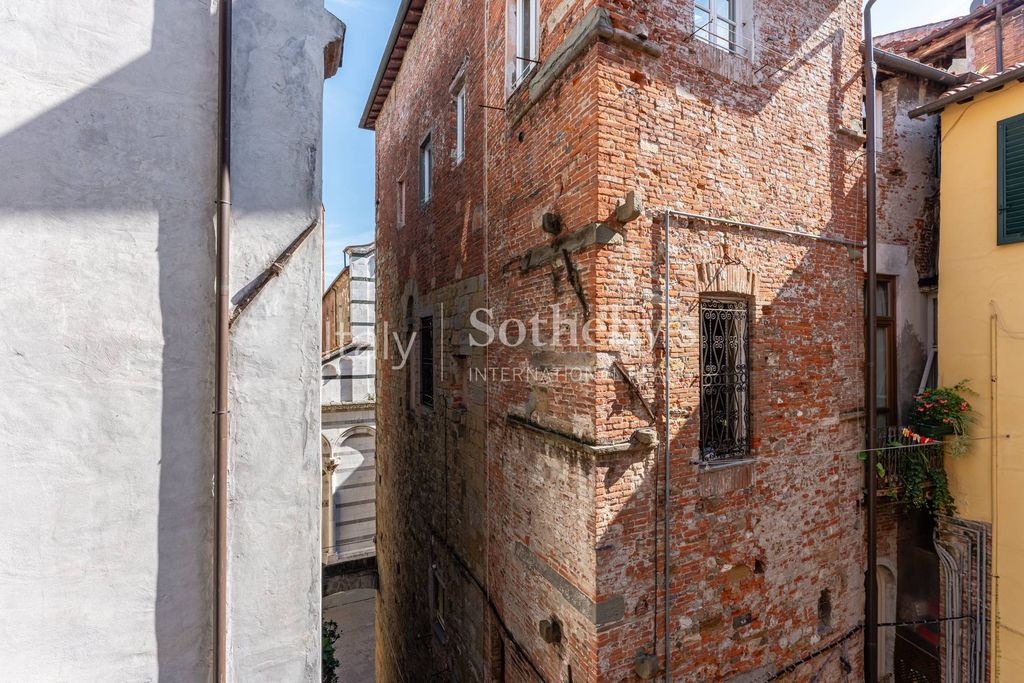 Property photo 3 of 27