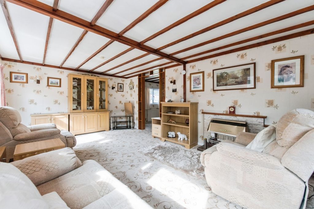 Property photo 2 of 17 Photo