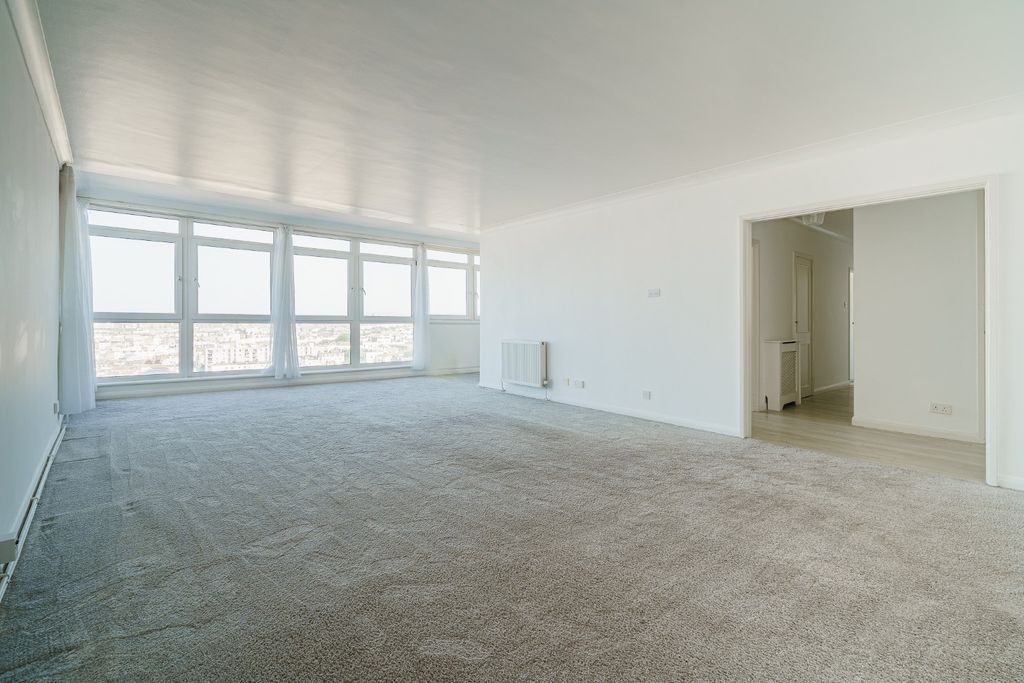 Property photo 3 of 14 3365984