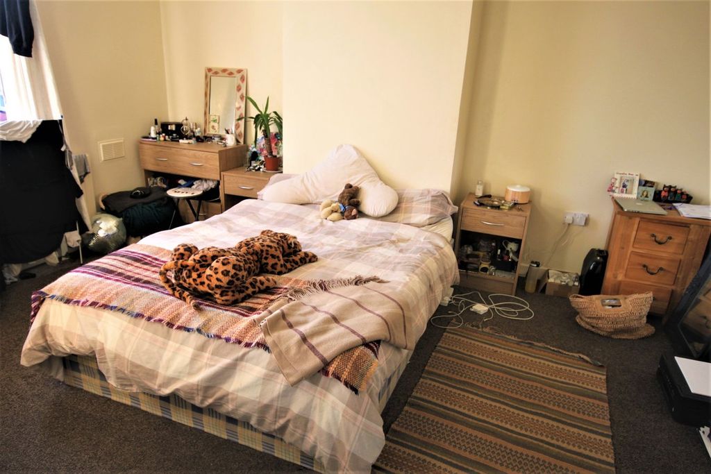 Property photo 2 of 3