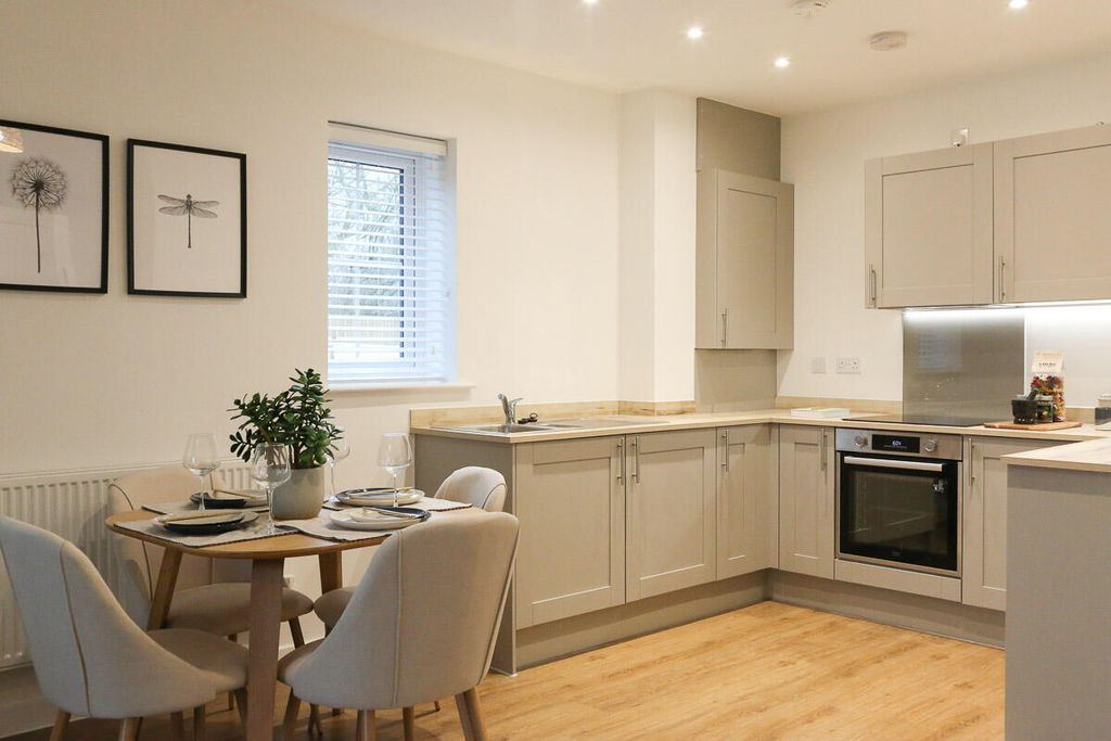 Property photo 3 of 6 Kitchen