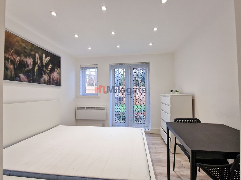 Property photo 3 of 7 Photo 3