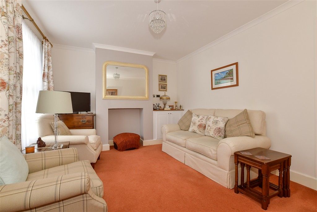 Property photo 2 of 14 Lounge