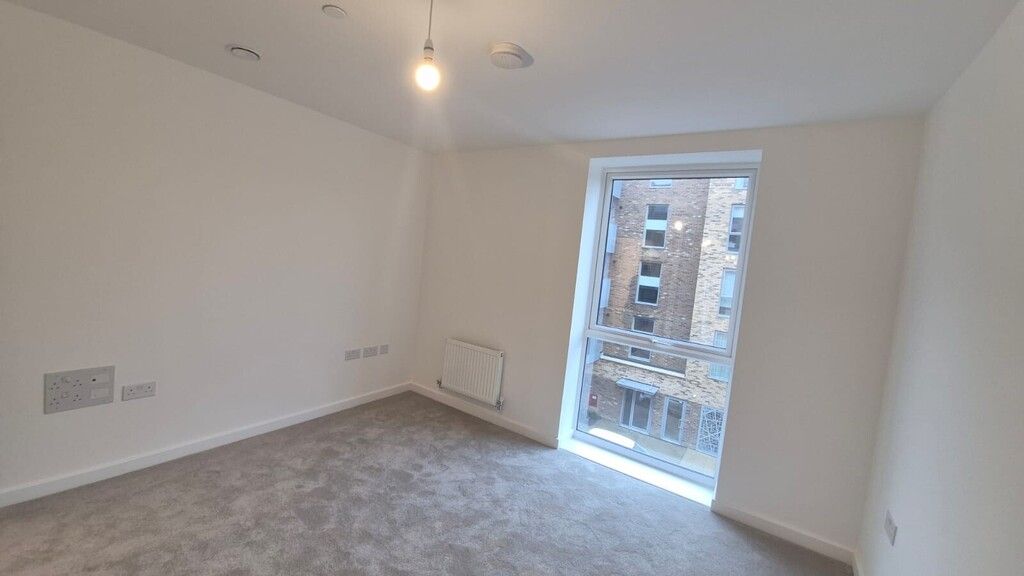 Property photo 2 of 16 2E25B396-23E3-41d2-8