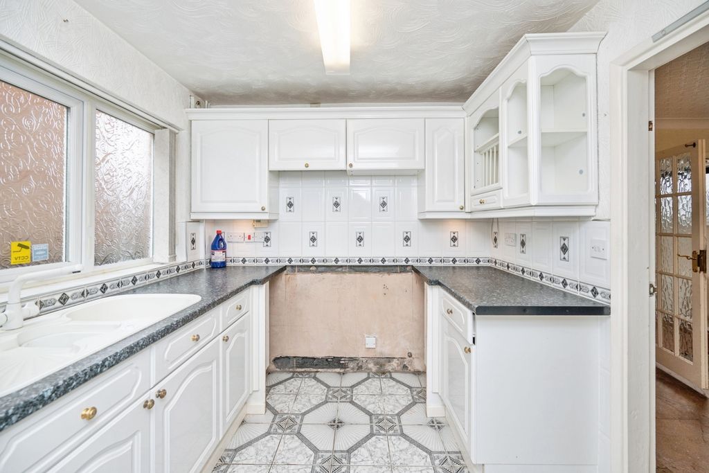 Property photo 3 of 34 Pbox-Img.Jpg