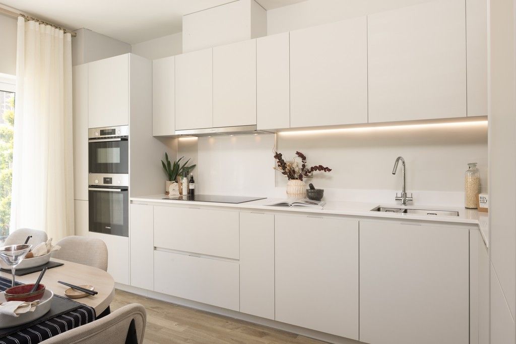 Property photo 2 of 11 Netherhall Gardens, Cambridge