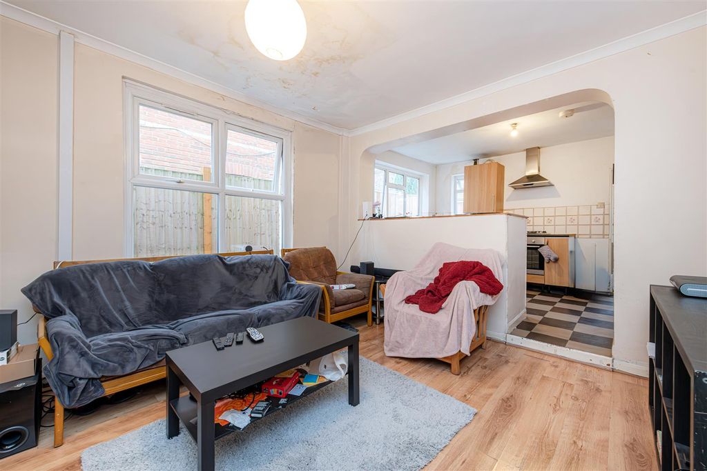 Property photo 2 of 11 Recpetion Area