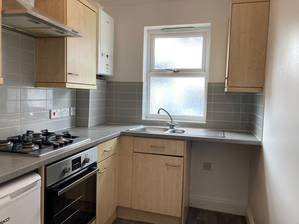 Property photo 3 of 6 Kitchen