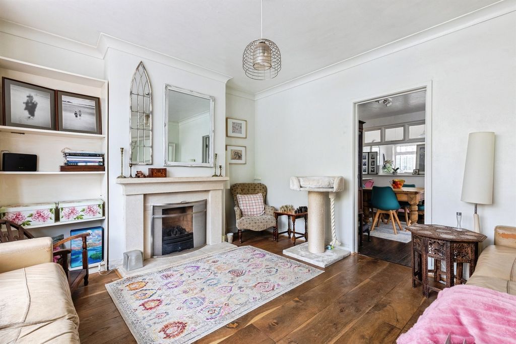 Property photo 3 of 15