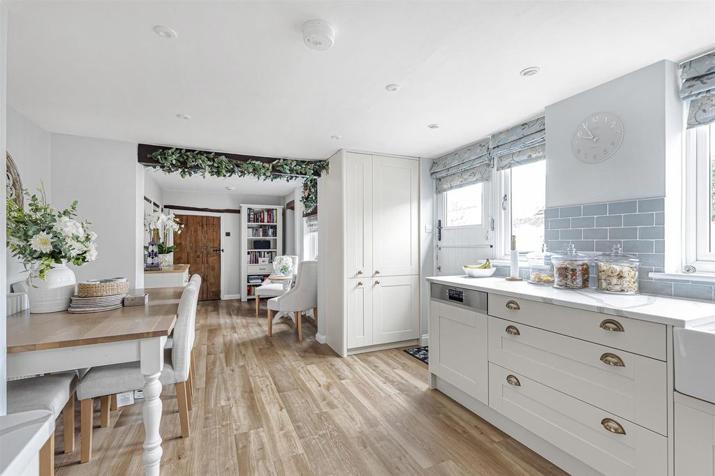 Property photo 3 of 25 9_72328.Jpg