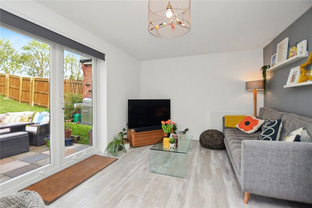 Property photo 2 of 21 Picture No. 81