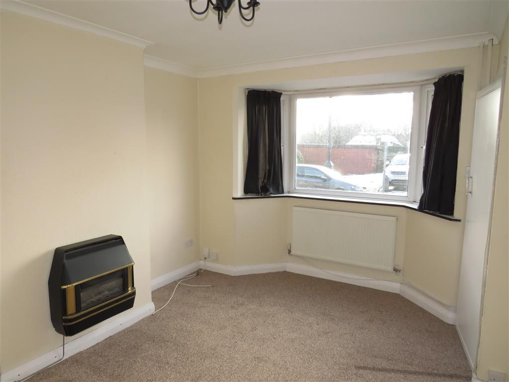 Property photo 3 of 10 Living Room