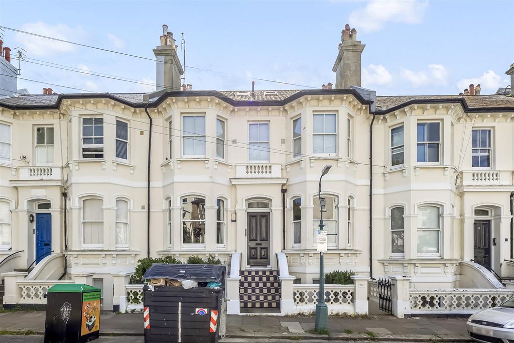 Property photo 1 of 13 Seafield Road 16, Flat 5-016.Jpg
