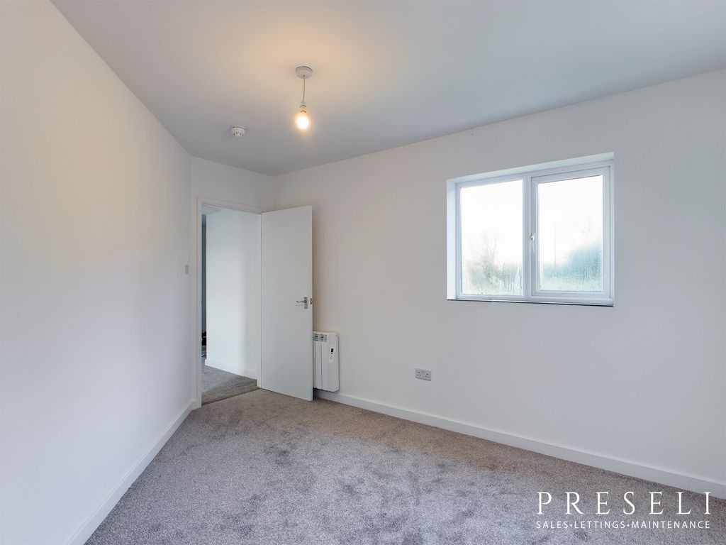 Property photo 2 of 15 Photo 5