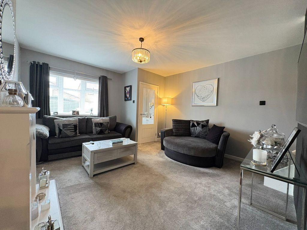 Property photo 2 of 35