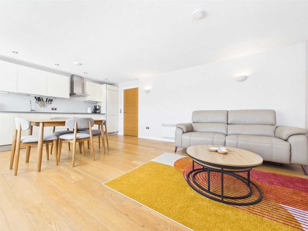 Property photo 3 of 9 Picture No. 19