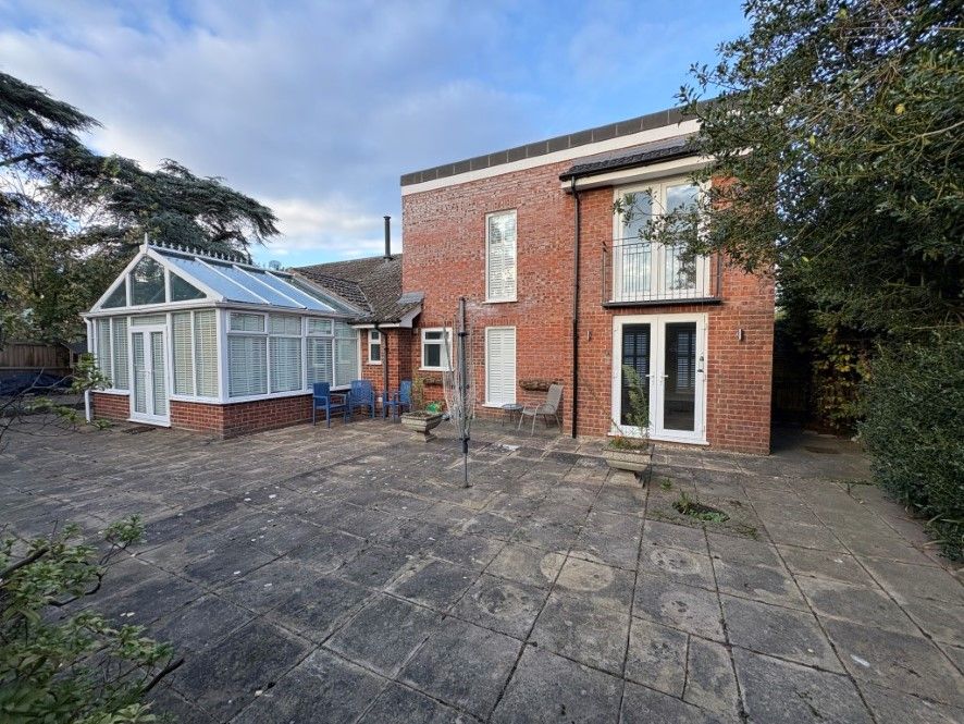 Property photo 2 of 25