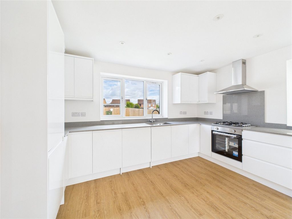 Property photo 2 of 13 Picture No. 23