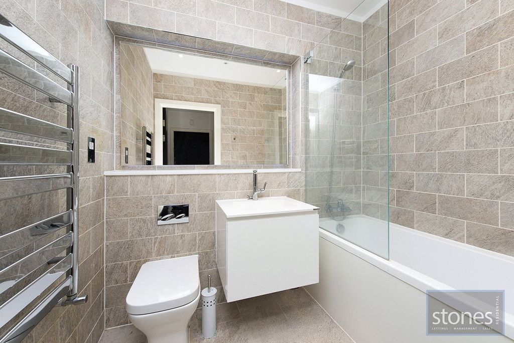 Property photo 2 of 7 Bathroom