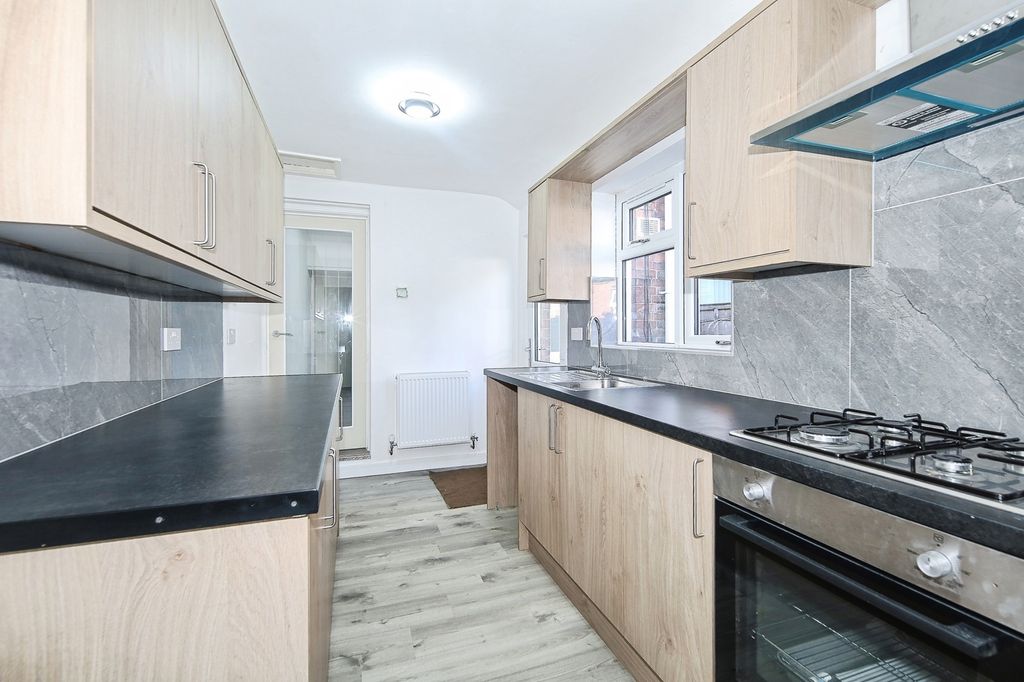Property photo 3 of 13 Pbox-Img.Jpg