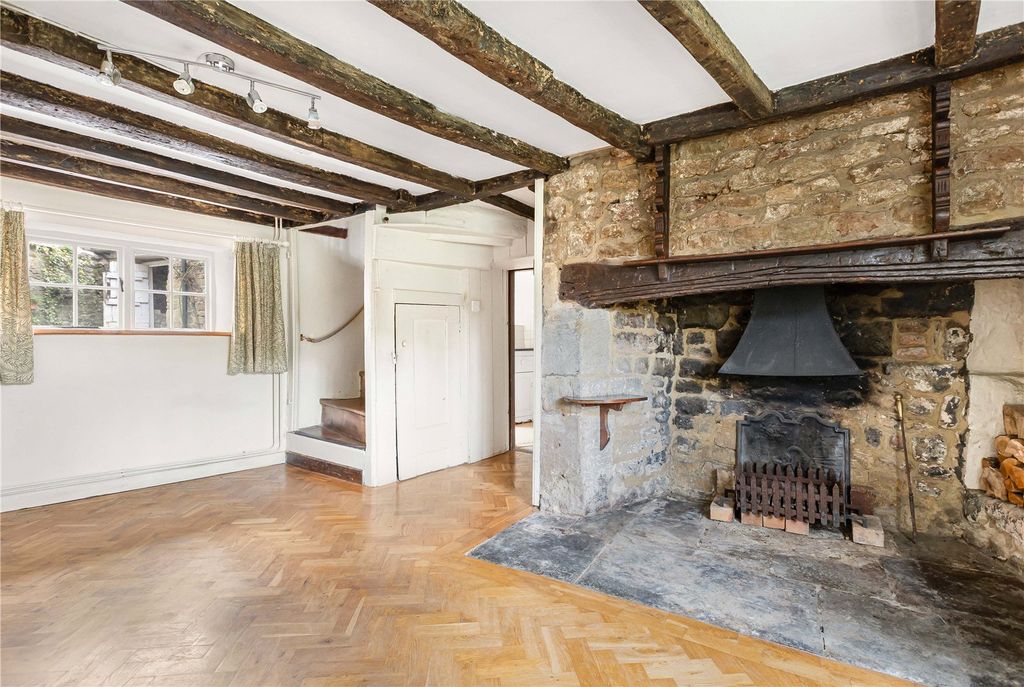 Property photo 2 of 14 Sitting Room