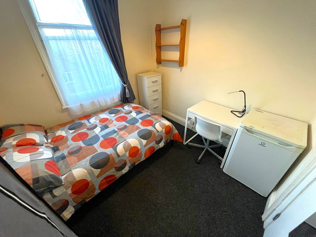 Property photo 3 of 21